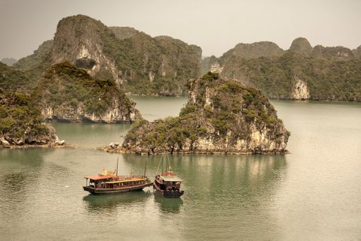 Halong-Bay-(Vietnam)